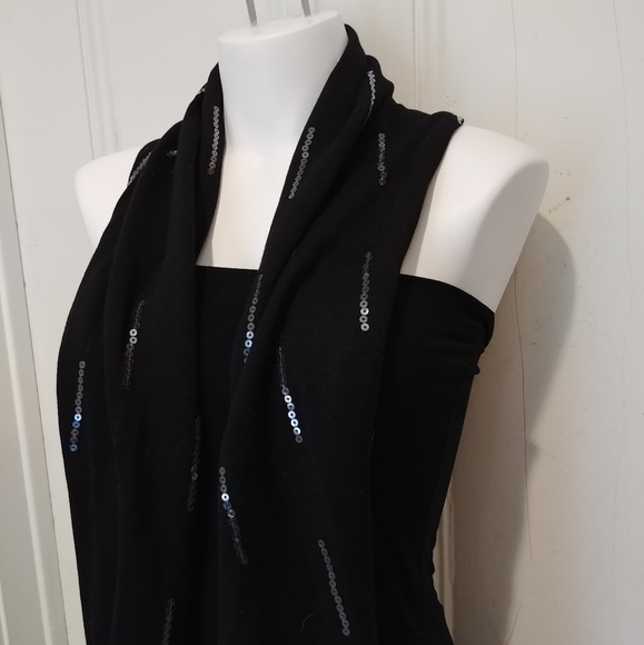 NWT Point Zero Knit with Sequin Detail Scarf - Picture 5 of 6